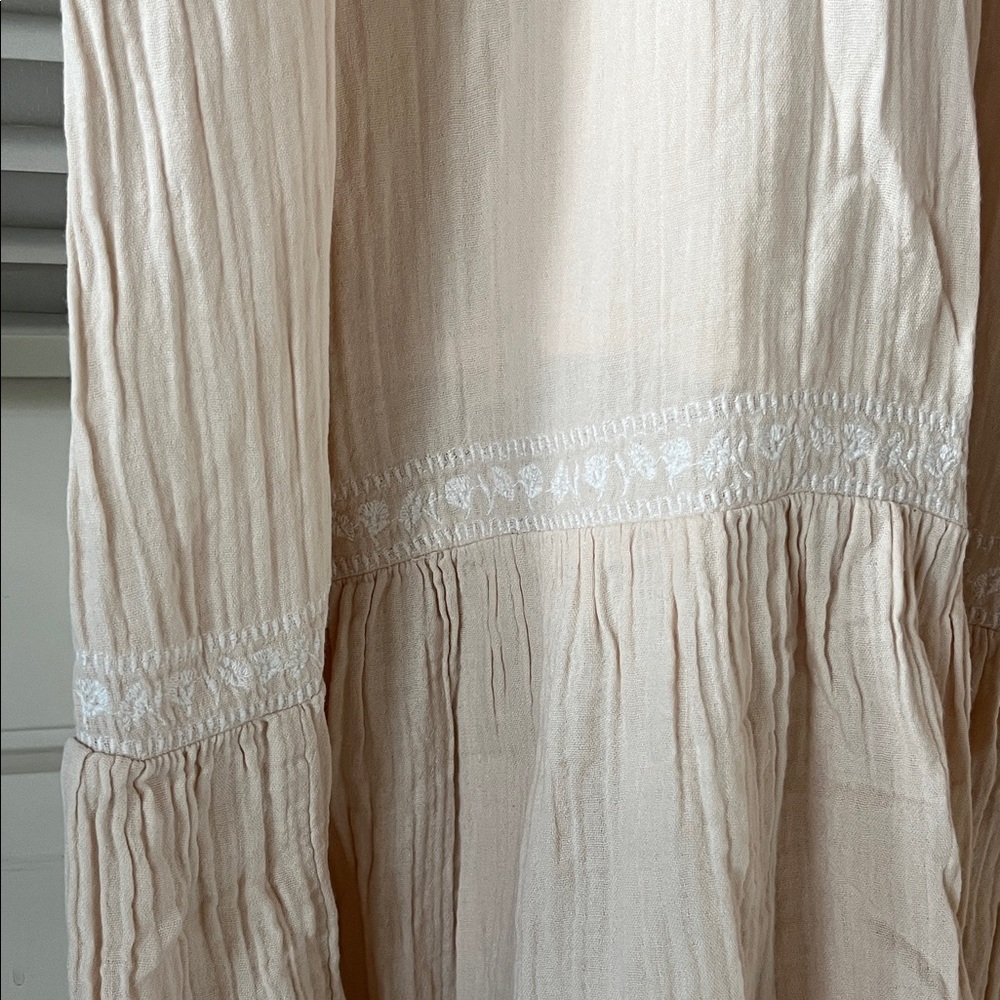 Old Navy Cream Maxi Dress - Picture 7 of 12